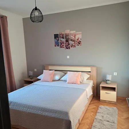 3 Brata Apartment Grebastica